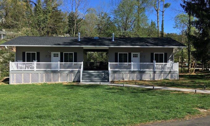 Waynesville Cottage | Brand new Smokies Cottage within walking distance of Downtown Waynesville
