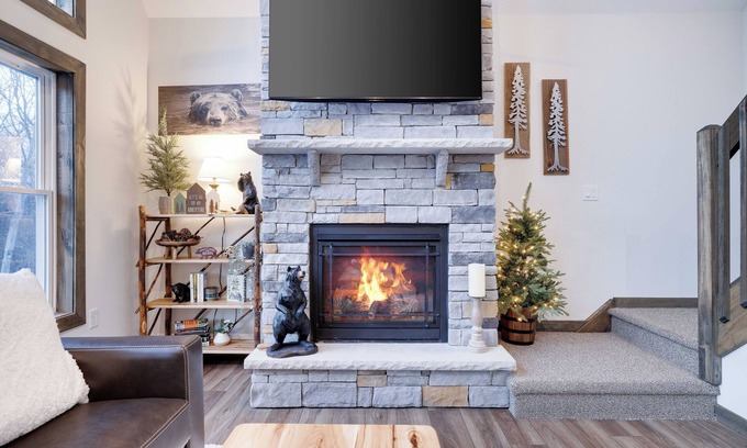 Briar Crest Woods House | Brand new, spacious 5-bedroom house in Blakeslee with WiFi and game room