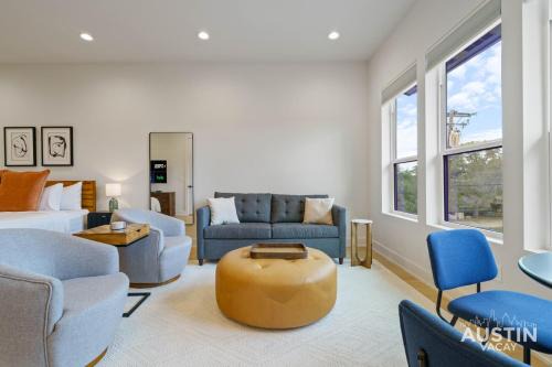 Lakeland Park Apartment | Brand New Studio Apt w King Bed Kitchenette in Steiner Ranch by Austin Vacay