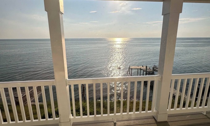 Silver Beach House | Brand-new waterfront house on the Chesapeake Bay