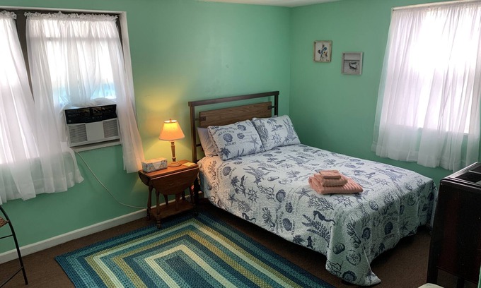 Cottage Line Apartment | Break Side Studio #5 (Apartment) - Pets Allowed by RedAwning