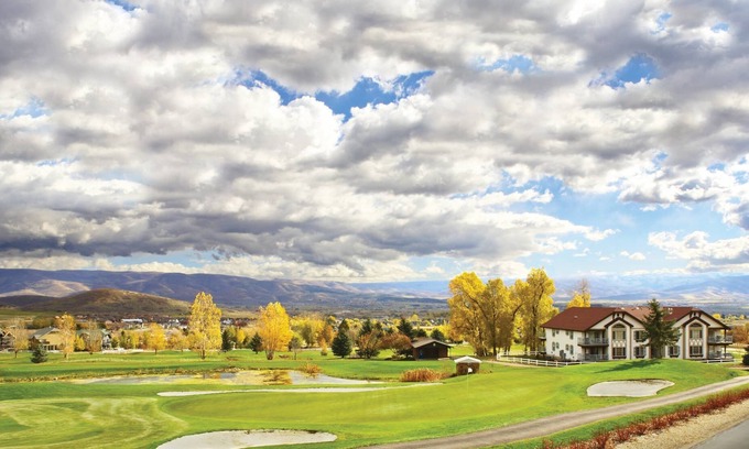 Midway Resort | Breathtaking in all directions!
