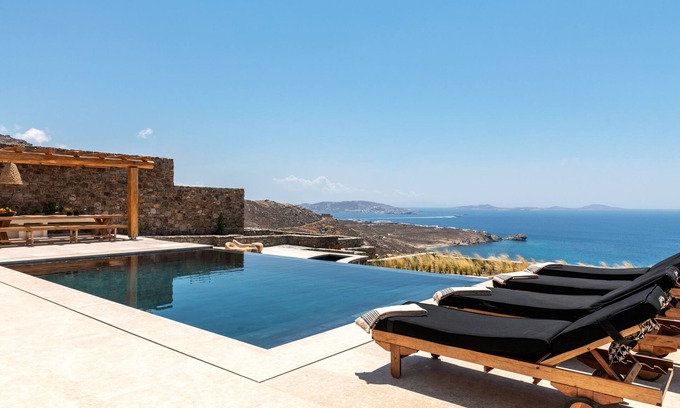 Agios Ioannis Villa | Breathtaking seaview and just 10 minutes away to Mykonos Town Center!