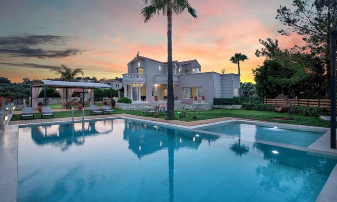Pitharion Villa | Breathtaking view*Private Heated Pool*15 sleeps*BBQ*390m2