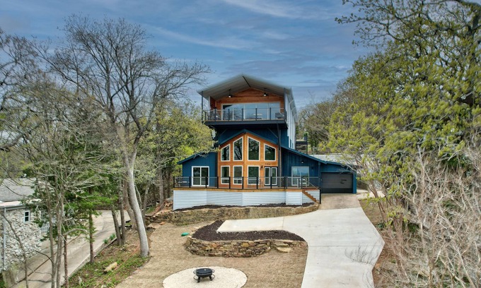 Pottsboro House | Breathtaking Views of Lake Texoma's beaches/Islands and Highport Marina.n