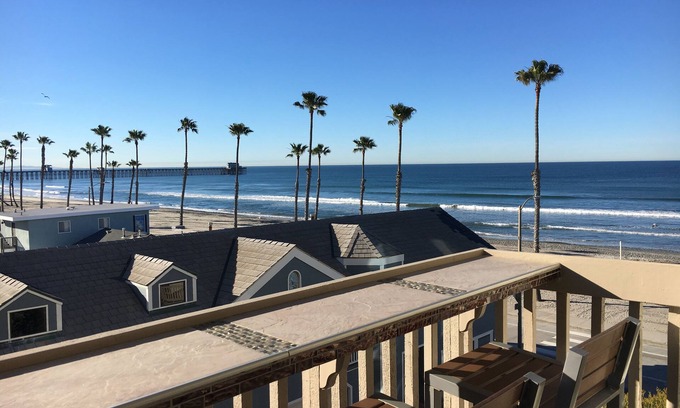 Townsite Condo | Breathtaking Views, Steps to the Sand, Beach Resort