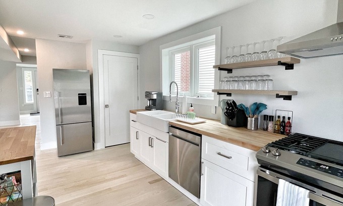 Atlantic Highlands House | Breezy beach town - easy NYC ferry