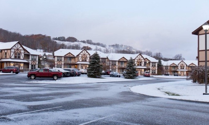Boyne Falls Condo | Breezy Mountain Run at Boyne, 2 Bedroom Suite