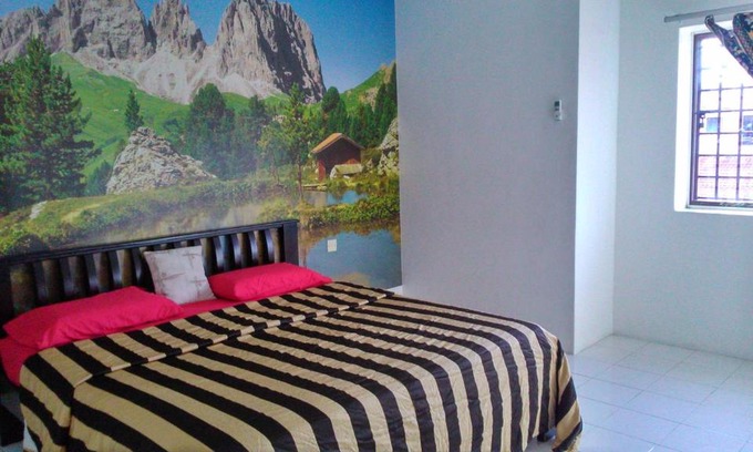 Rumah Pangsa Taman Utama House | Brian Holiday Home