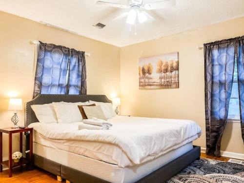 Normal House | Brick Point Place- 10 Min N of UAH
