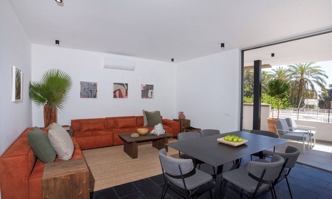 Historical Center Apartment | Bridge House 201-3BR Modern Apt close to the beach and city centre