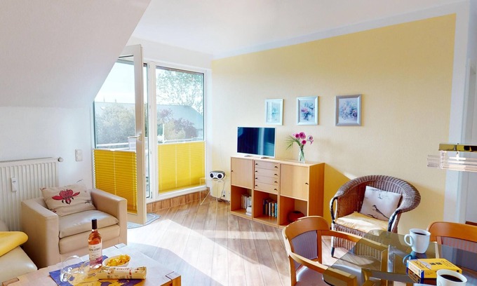 Neustadt in Holstein Apartment | Bright 3-room vacation apartment for 4 people with balcony and outdoor parking space