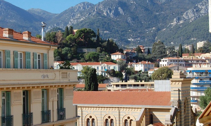 Alpes-Maritimes Apartment | .Bright 3 rooms WITH GARAGE ideally located