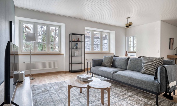 Niederdorf Apartment | Bright Altstadt 2 Room w/W/D, nr Old Town, by Blueground
