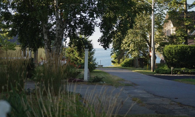 Wellington House | Bright and breezy cottage in the Village of Wellington - Long-Stay Rental