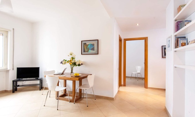 Casal Bertone Apartment | Bright apartment near the Center and University