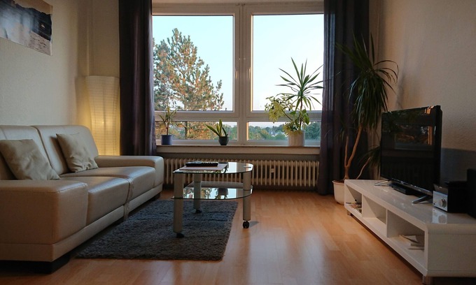 Region Hannover District Apartment | Bright apartment with panoramic views over Hannover and southloggia