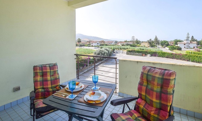 Isca Marina Apartment | Bright apartment with sea view, located on the east coast of Calabria.
