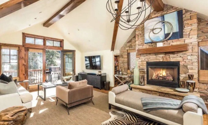 West End Condo | Bright Aspen 3 Bedroom Vaulted Ceilings with Views