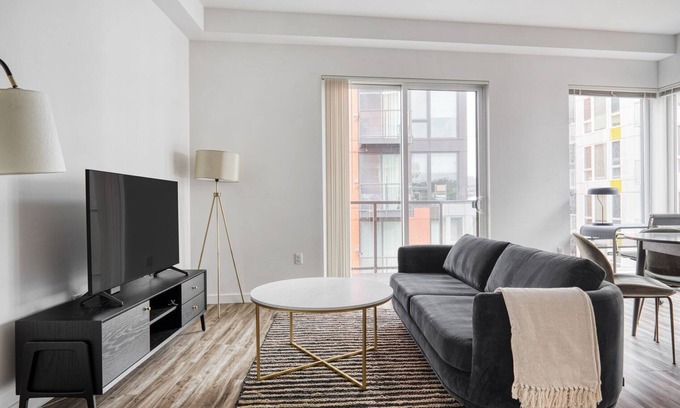 Wilburton Apartment | Bright Bellevue 2BR w/BBQ, Gym, W/D, near Spring District, by Blueground