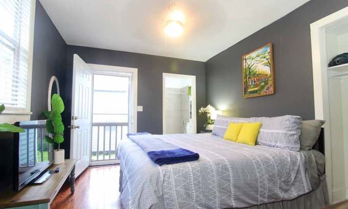 Bayou St. John House | Bright by the Bayou - Cowboy Pool Yard | Parks, Cowboy Pool | Fenced Yard | Pets Allowed | Dog Park