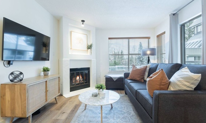 Blackcomb Condo | Bright condo | Close to Blackcomb | Free parking