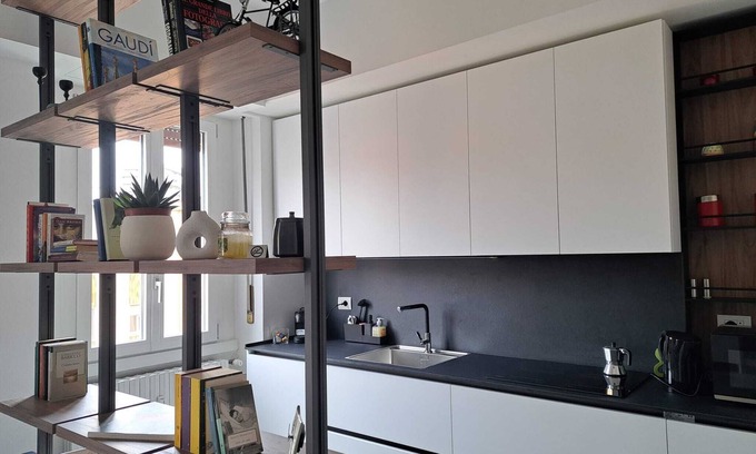 Ripamonti Corvetto Apartment | Bright Cosy apartments with a parking 10 mins from Duono