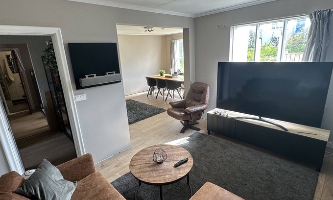Haaleiti Apartment | Bright & cosy home in Reykjavík in an amazing neighbourhood