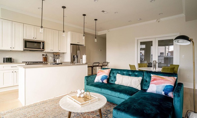 Dupont Circle Apartment | Bright Dupont Circle 2BR w/W/D, nr Restaurants & Bars, by Blueground