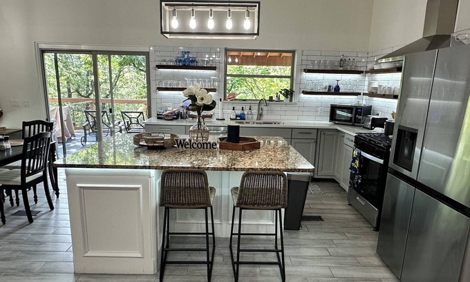 Park Hill House | Bright, modern, and comfortable home on Lake Tenkiller