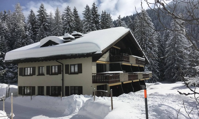 Laret Apartment | Bright, modern apartment in a quiet location in the Davos mountains