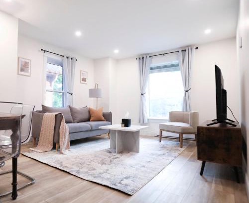 Peterborough Apartment | Bright Modern Flat Mins To Hospital