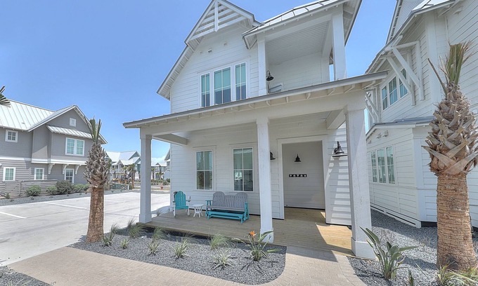 Port Aransas Cabin | Bright, modern home with shaded porch, AC & on-site golf, pool, beach access