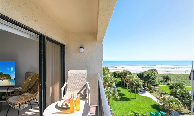 Port Canaveral Condo | Bright & Modern Penthouse w/Stunning Ocean Views, Heated Pool & BBQ Grills!