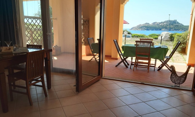 Santa Reparata Apartment | Bright one-bedroom apartment with sea view a few steps from the beach