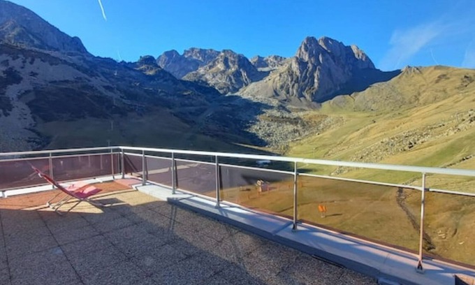 Bagneres-de-Bigorre Apartment | Bright studio 4 pers, at the foot of the slopes La Mongie