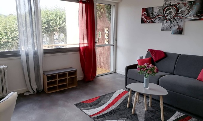 Sarlat-la-Caneda Historic Center Apartment | Bright studio with balcony a stone's throw from the medieval town