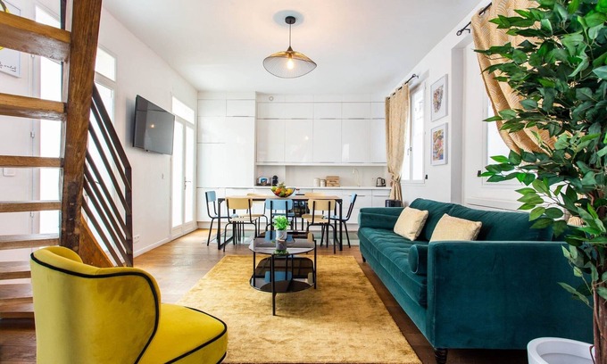 Quartier de Rochechouart Apartment | Bright Triplex - 4BR/10P - Moulin Rouge