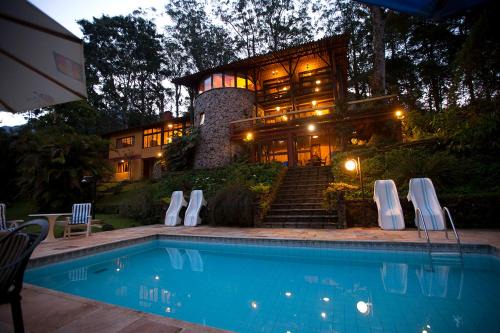 Teresopolis House | Bromélia Sabiá & Cia