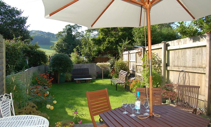 Cwrt Cottage | Bronhaul Cottage in Pennal