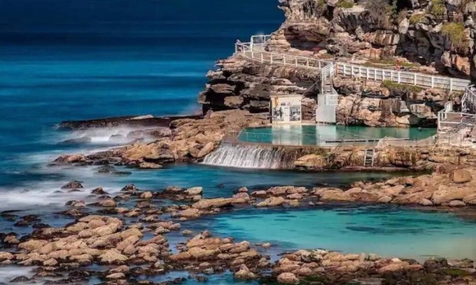 Bronte Apartment | Bronte Beach 2 Storey Apartment With Magnificent Views, Footsteps to the Beach