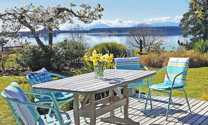 Bronte Cottage | Bronte Tides Cottage. nStunning bay view - A restful, cosy 2 bedroom cottage