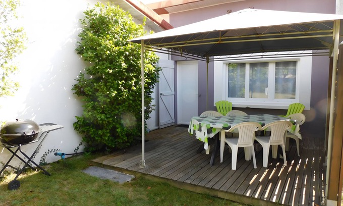 Lesperon RV Rental | "Bruyères - Domaine Des Landes" with shared pool, private terrace, and shared garden