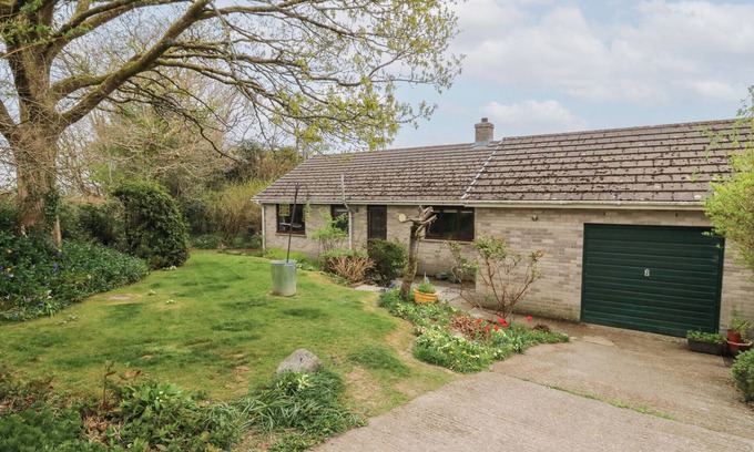 Llangybi Cottage | BRYN YR HAF, pet friendly, with open fire in Lampeter
