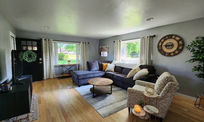 Stanford House | Btown Countryside Guest Home; Near IU; Family-Friendly