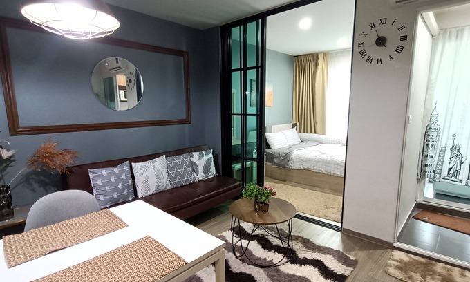 Phra Khanong Condo | BTS Bangchak Serenity: High-Speed Wi-Fi, Free Pool & Gym, HBO, Washer, Kitchen