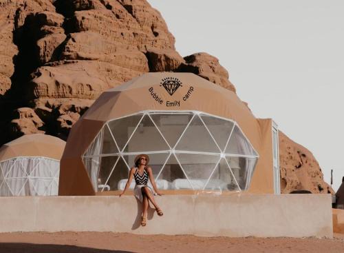 Wadi Rum Hotel | Bubble Emily camp
