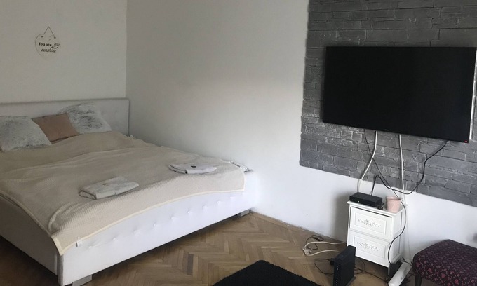 Obuda Apartment | Buda Flat is close to River Danube and public transport
