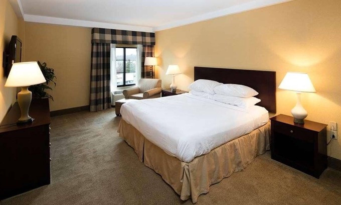 Harrisburg - Hershey House | Budget-Friendly Stay in Pennsylvania! Outdoor Pool, Free Parking, Pets Allowed