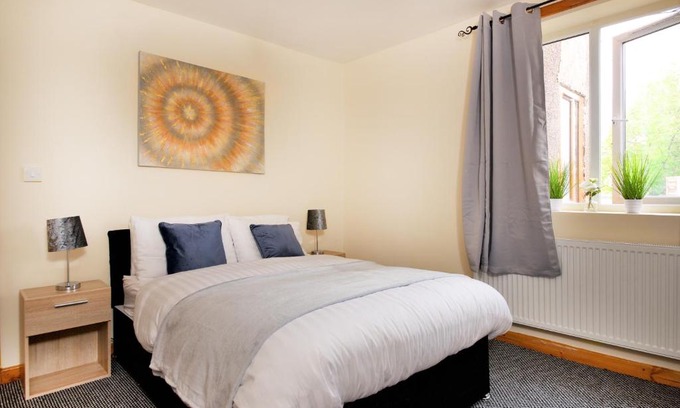 Oldham House | Budget Rooms